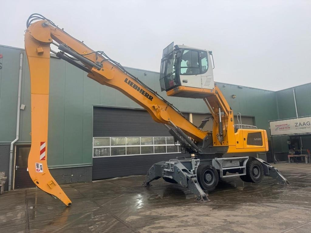 Liebherr LH 30 M - Umschlagbagger: das Bild 2 Liebherr LH 30 M - Umschlagbagger: das Bild 2
