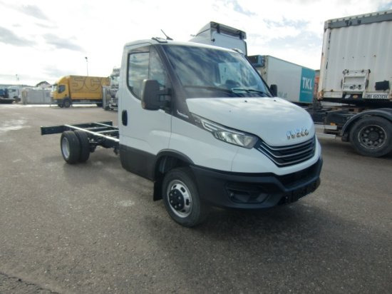 Iveco Daily 40 - 180 Fahrgestell, E6 Automatik mehrere Einheiten verfügbar - Fahrgestell LKW: das Bild 3 Iveco Daily 40 - 180 Fahrgestell, E6 Automatik mehrere Einheiten verfügbar - Fahrgestell LKW: das Bild 3