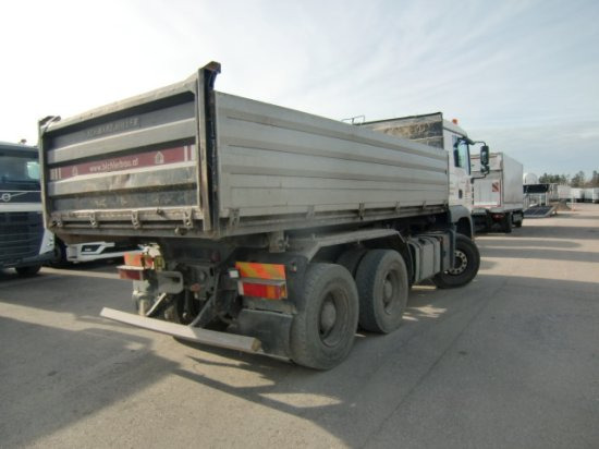 MAN TGA 26.360 6x4 Kipper, Manuel, E3 Schwarzmüller 3-Seitenkipper - Kipper: das Bild 4 MAN TGA 26.360 6x4 Kipper, Manuel, E3 Schwarzmüller 3-Seitenkipper - Kipper: das Bild 4