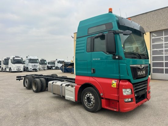 MAN TGX 26.500 XXL, 6x2, Jumbo, Liftachse, Intarder, Euro6, Full-Air - Fahrgestell LKW: das Bild 3 MAN TGX 26.500 XXL, 6x2, Jumbo, Liftachse, Intarder, Euro6, Full-Air - Fahrgestell LKW: das Bild 3