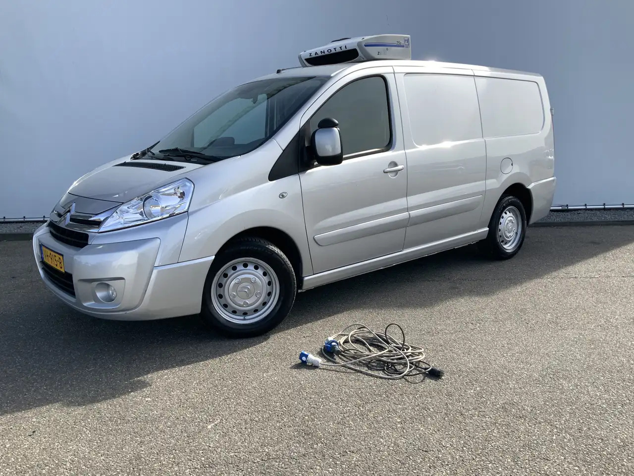 Citroen Jumpy 2.0 HDI L2H1 Koelauto werkt 100% Dag & Nacht Airco - Kühltransporter: das Bild 1 Citroen Jumpy 2.0 HDI L2H1 Koelauto werkt 100% Dag & Nacht Airco - Kühltransporter: das Bild 1