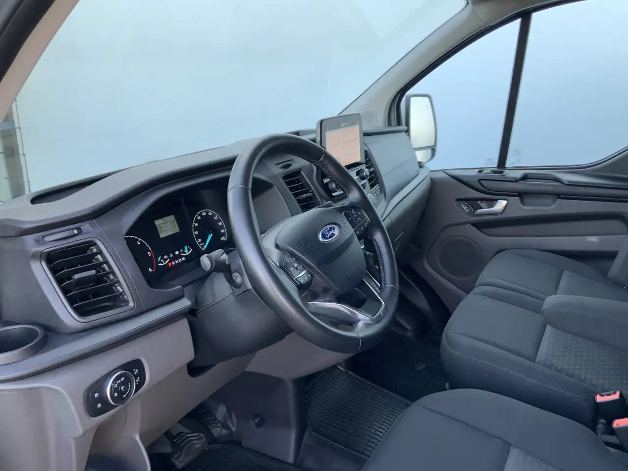 Ford Transit Custom 300 2.0 TDCI L1H1 Limited Airco Cruise Camera 3 Zi - Kastenwagen: das Bild 5 Ford Transit Custom 300 2.0 TDCI L1H1 Limited Airco Cruise Camera 3 Zi - Kastenwagen: das Bild 5