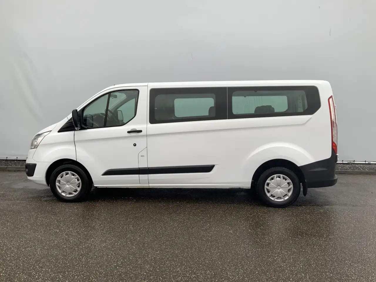 Ford Transit Custom TURBOPROBLEEM 300 2.2 TDCI L2H1 - Personentransporter: das Bild 3 Ford Transit Custom TURBOPROBLEEM 300 2.2 TDCI L2H1 - Personentransporter: das Bild 3