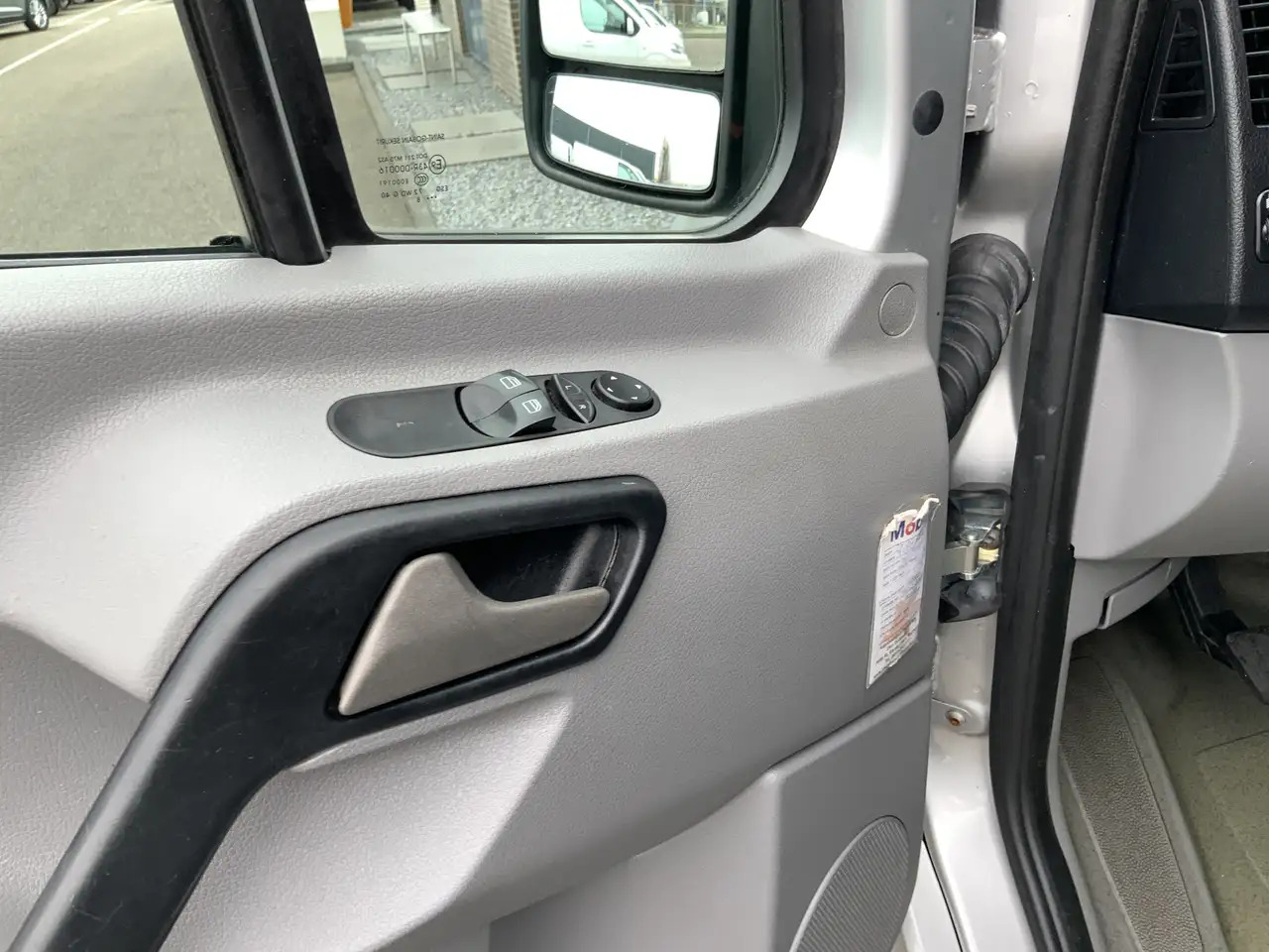 Mercedes-Benz Sprinter 213 2.2 CDI 325 L1H1 Airco Cruise Euro 4 - Kastenwagen: das Bild 5 Mercedes-Benz Sprinter 213 2.2 CDI 325 L1H1 Airco Cruise Euro 4 - Kastenwagen: das Bild 5