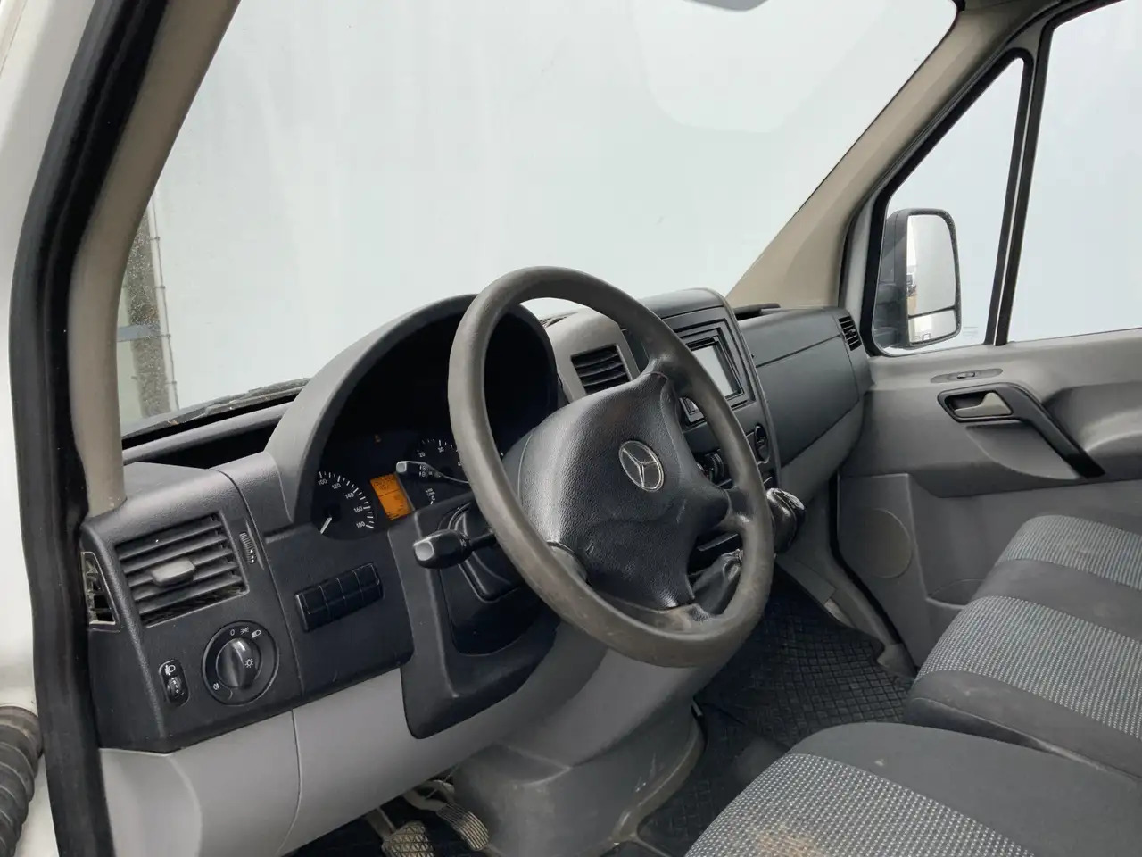 Mercedes-Benz Sprinter 513 2.2 CDI 432 Meubelbak & Deuren 3 Zits Cruise T - Koffer Transporter: das Bild 5 Mercedes-Benz Sprinter 513 2.2 CDI 432 Meubelbak & Deuren 3 Zits Cruise T - Koffer Transporter: das Bild 5