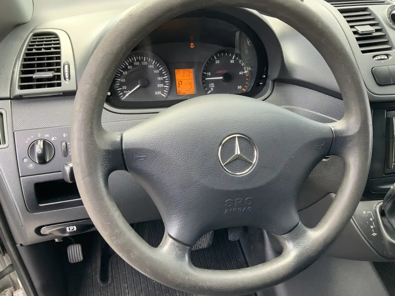 Mercedes-Benz Vito 122 CDI Automaat Koel Auto werkt 100 % 0.gr Airco - Kühltransporter: das Bild 4 Mercedes-Benz Vito 122 CDI Automaat Koel Auto werkt 100 % 0.gr Airco - Kühltransporter: das Bild 4