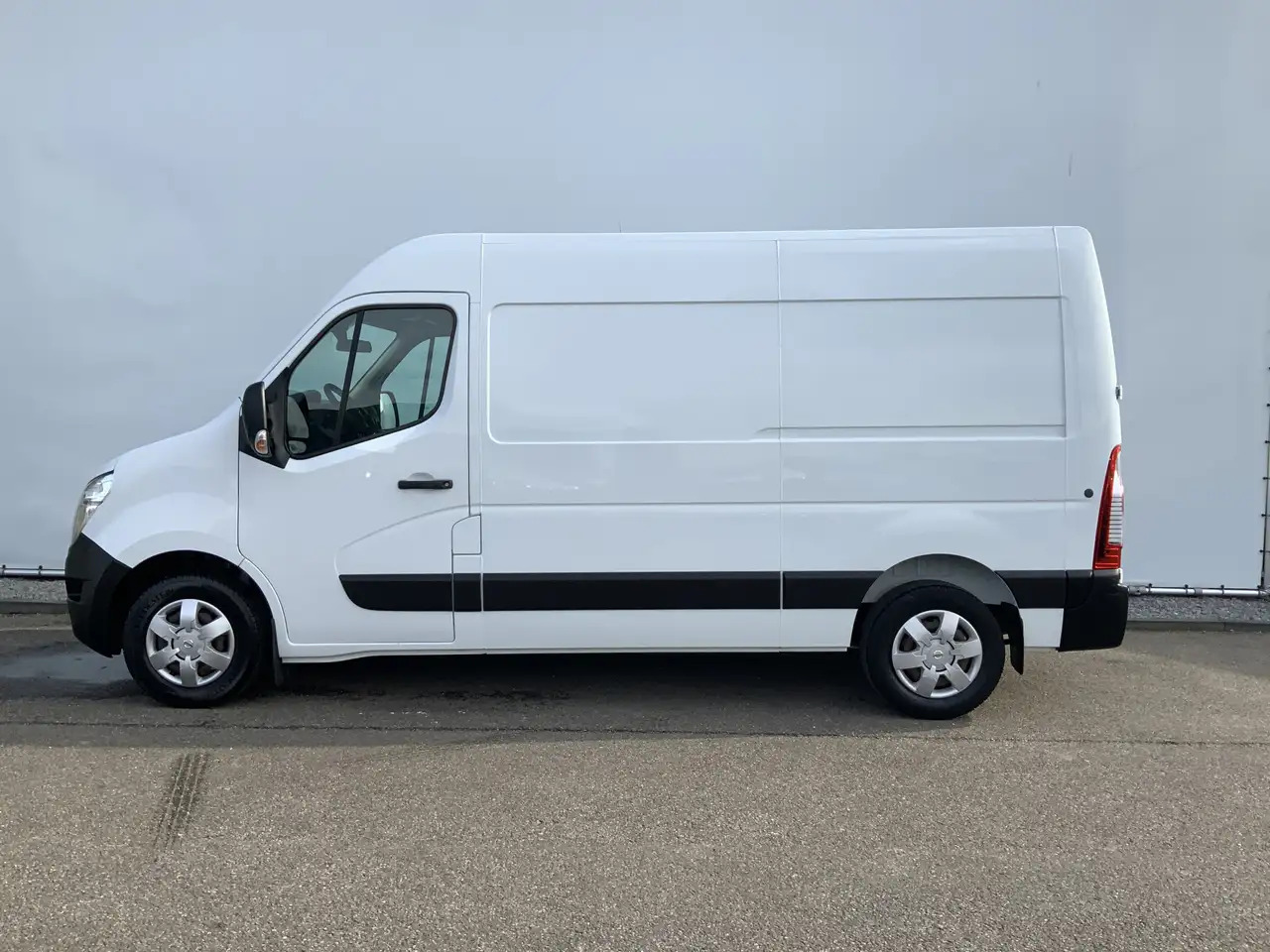 Nissan NV400 2.3 dCi L2H2 Optima L2H2 Airco Cruise Trekhaak 250 - Kastenwagen: das Bild 3 Nissan NV400 2.3 dCi L2H2 Optima L2H2 Airco Cruise Trekhaak 250 - Kastenwagen: das Bild 3
