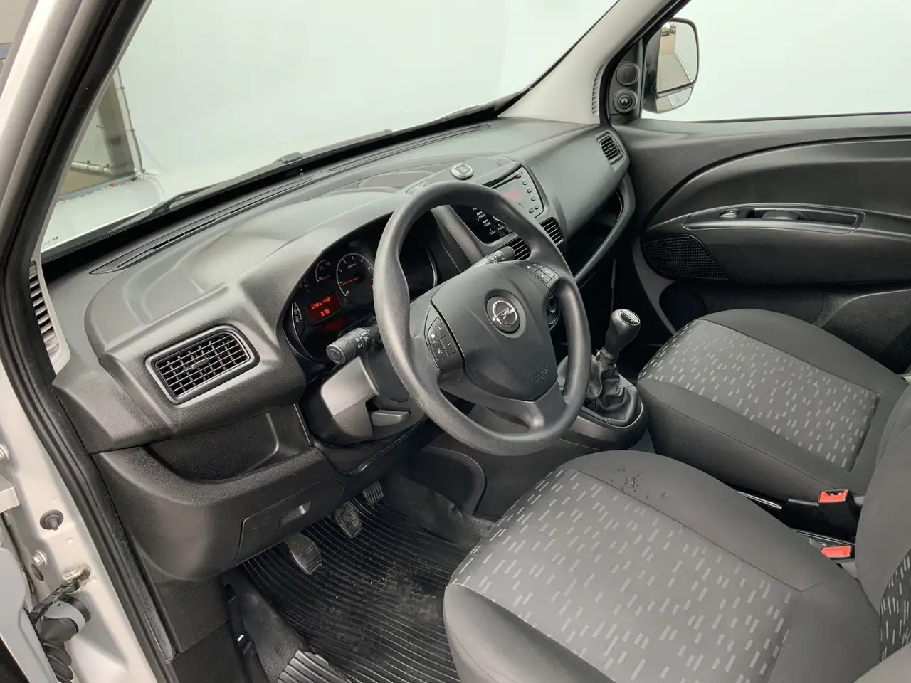 Opel Combo 1.3 CDTi L1H1 Edition Airco Euro 6 - Kleintransporter: das Bild 5 Opel Combo 1.3 CDTi L1H1 Edition Airco Euro 6 - Kleintransporter: das Bild 5