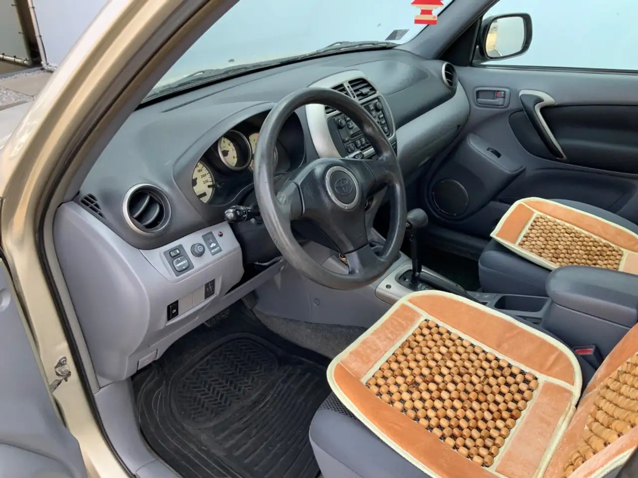 Toyota RAV 4 EXPORT FIXPRICE !!!! 4X4 Airco Cruise Automaat Alu - SUV/ Geländewagen: das Bild 5 Toyota RAV 4 EXPORT FIXPRICE !!!! 4X4 Airco Cruise Automaat Alu - SUV/ Geländewagen: das Bild 5
