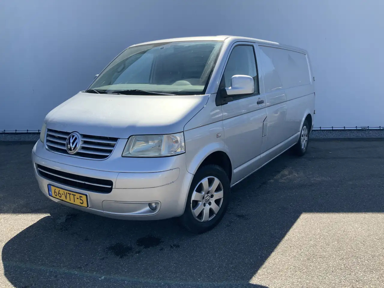 Volkswagen T5 Transporter 1.9 TDI 340 MHD (Versnellingsbak Defekt !!)Airco 3 - Kastenwagen: das Bild 1 Volkswagen T5 Transporter 1.9 TDI 340 MHD (Versnellingsbak Defekt !!)Airco 3 - Kastenwagen: das Bild 1