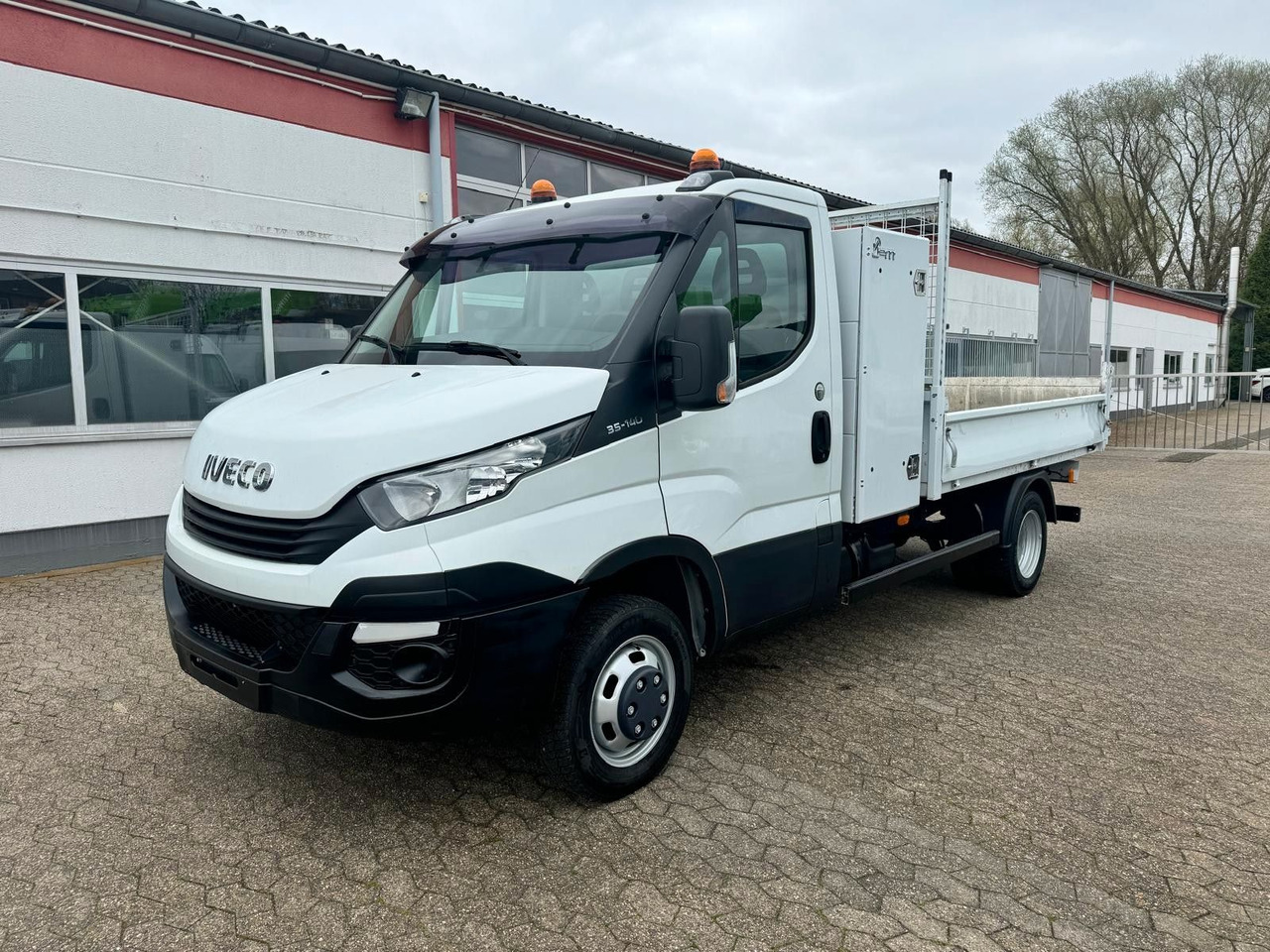 Iveco Daily 35C14 Kipper EURO 6 - Kipper Transporter: das Bild 1 Iveco Daily 35C14 Kipper EURO 6 - Kipper Transporter: das Bild 1