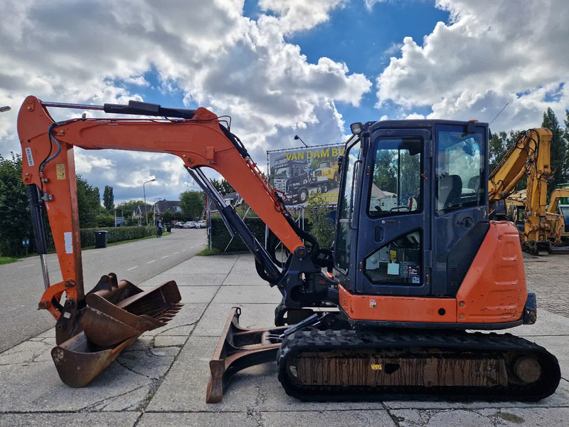 Minibagger Hitachi ZX65USB-5A CLP with airco: das Bild 1