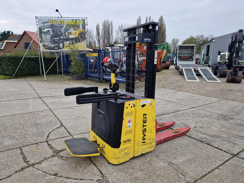 Hyster S1.5S elektrische stapelaar - Hochhubwagen: das Bild 4 Hyster S1.5S elektrische stapelaar - Hochhubwagen: das Bild 4