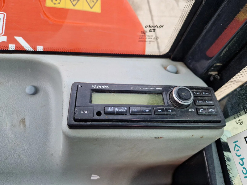 Minibagger Kubota KX019-4 CW05 met 2 bakken: das Bild 11