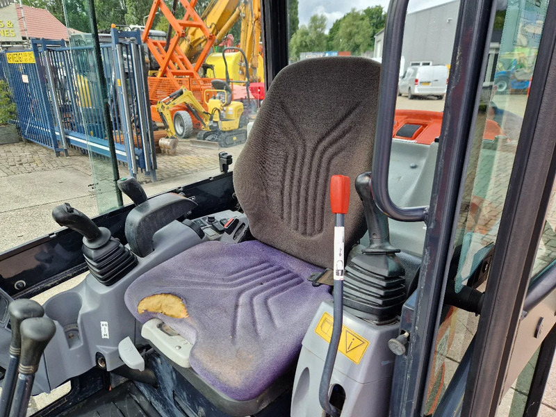 Minibagger Kubota KX019-4 CW05 met 2 bakken: das Bild 8