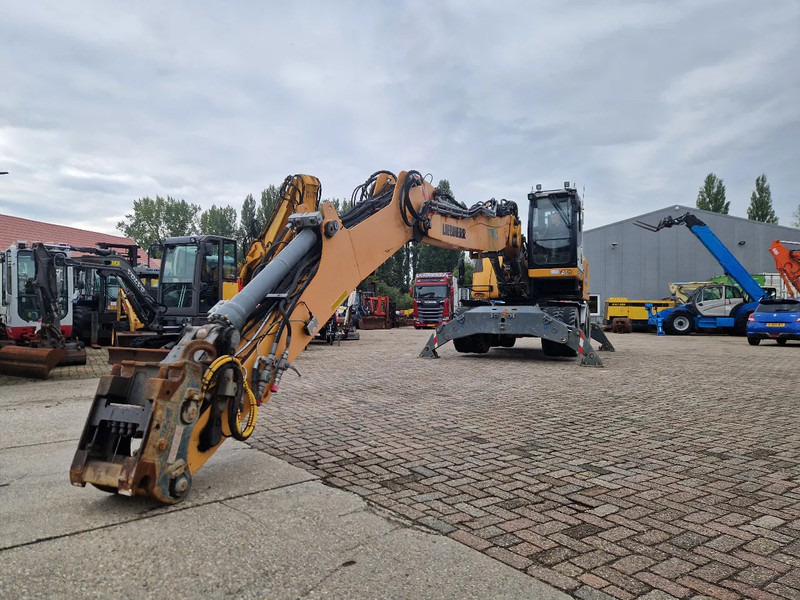 Liebherr A 920 Litronic - Umschlagbagger: das Bild 3 Liebherr A 920 Litronic - Umschlagbagger: das Bild 3