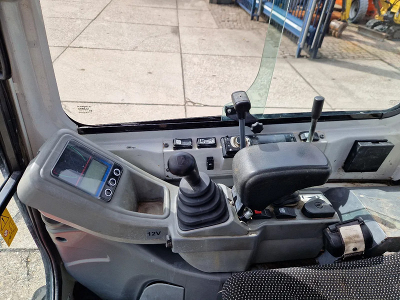 Minibagger Takeuchi TB216 met 2089 uur: das Bild 10