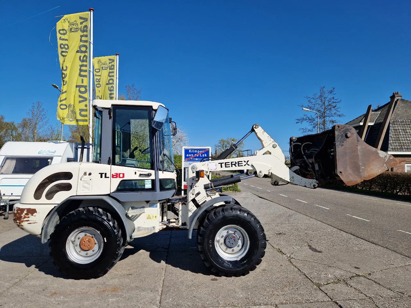 Terex TL80 palletvorken en 4in1-bak - Radlader: das Bild 2 Terex TL80 palletvorken en 4in1-bak - Radlader: das Bild 2