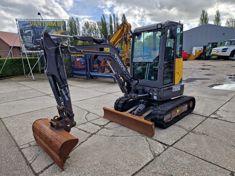 Volvo ECR25D met 2562 uur - Minibagger: das Bild 1 Volvo ECR25D met 2562 uur - Minibagger: das Bild 1