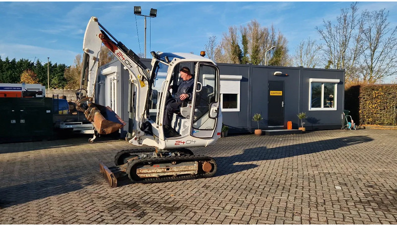 WACKER NEUSON 2404RD kan op een (berg)helling draaien - Minibagger: das Bild 2 WACKER NEUSON 2404RD kan op een (berg)helling draaien - Minibagger: das Bild 2