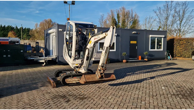 WACKER NEUSON 2404RD kan op een (berg)helling draaien - Minibagger: das Bild 1 WACKER NEUSON 2404RD kan op een (berg)helling draaien - Minibagger: das Bild 1