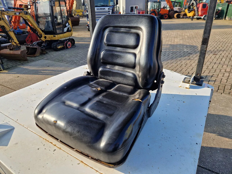 Yale 4.5 ton elektrisch triplomast - Elektrostapler: das Bild 5 Yale 4.5 ton elektrisch triplomast - Elektrostapler: das Bild 5