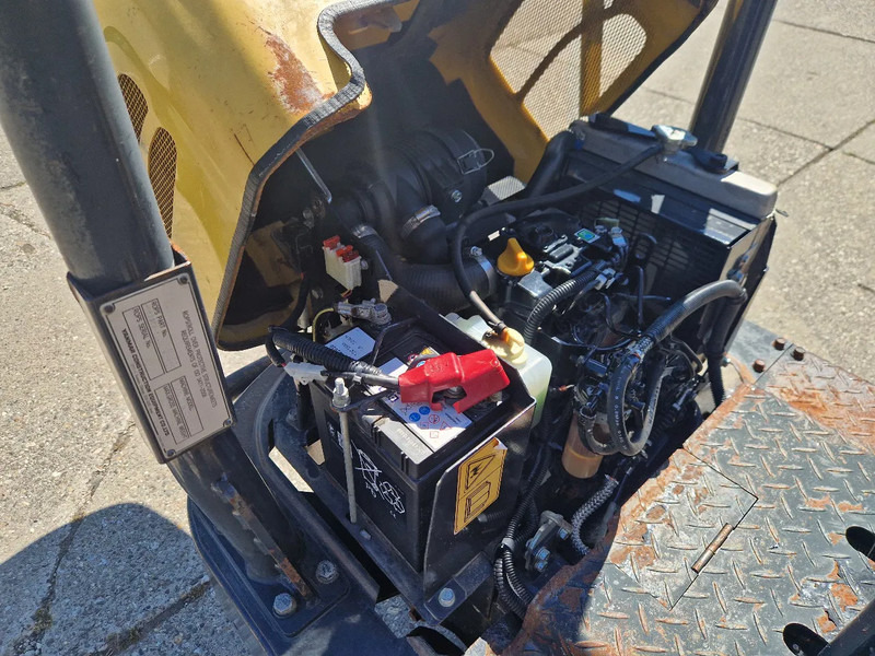 Yanmar C12R-B 3-zijdig kiepend - Muldenkipper/ Dumper: das Bild 5 Yanmar C12R-B 3-zijdig kiepend - Muldenkipper/ Dumper: das Bild 5