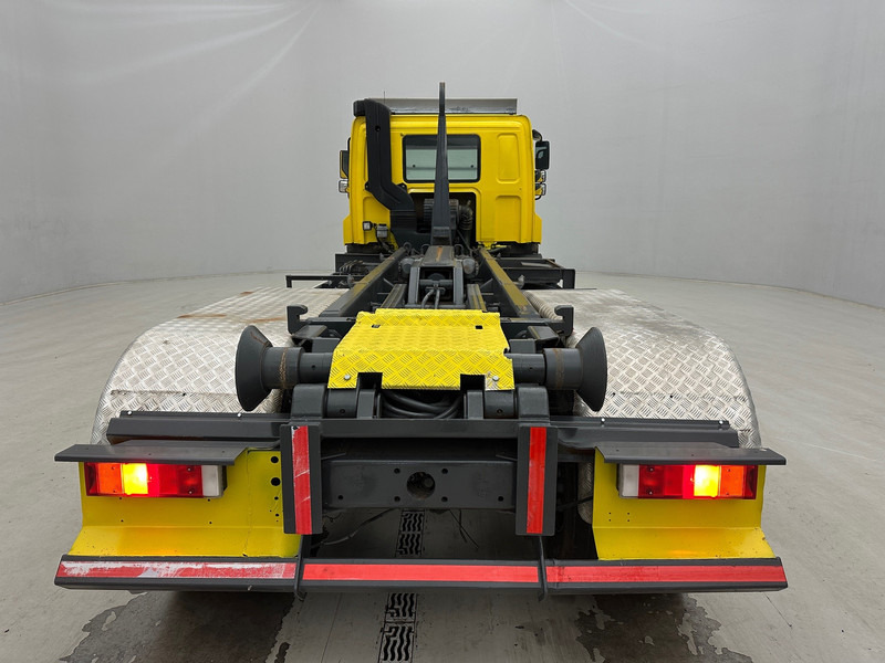 Abrollkipper DAF CF75.360 - 6x2: das Bild 6