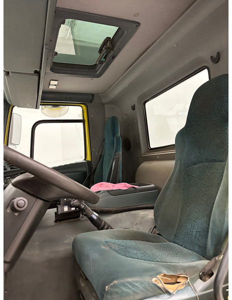 Abrollkipper DAF CF75.360 - 6x2: das Bild 10