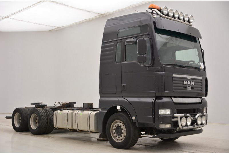 MAN TGA 28.530 - 6x2 - Fahrgestell LKW: das Bild 3 MAN TGA 28.530 - 6x2 - Fahrgestell LKW: das Bild 3