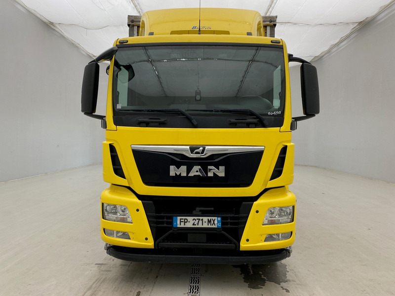 MAN TGS 18.320 - Plane LKW: das Bild 2 MAN TGS 18.320 - Plane LKW: das Bild 2