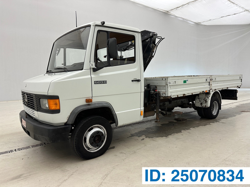 Mercedes-Benz Ecoliner 609D - Pritsche LKW, Autokran: das Bild 1 Mercedes-Benz Ecoliner 609D - Pritsche LKW, Autokran: das Bild 1