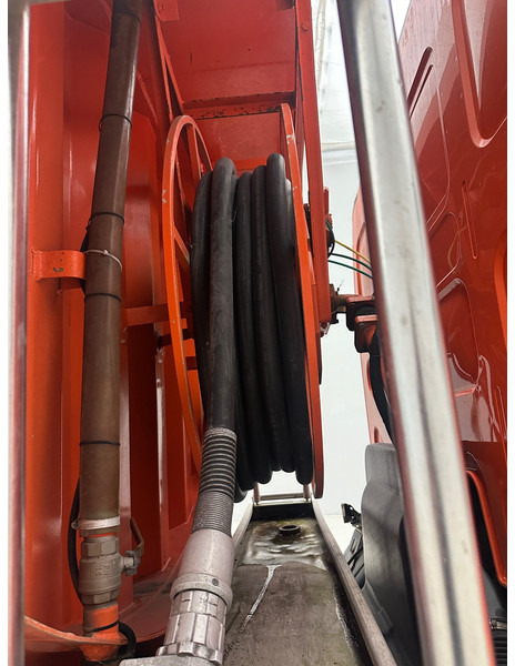 Renault Midlum 300 DXi - Tankwagen: das Bild 5 Renault Midlum 300 DXi - Tankwagen: das Bild 5