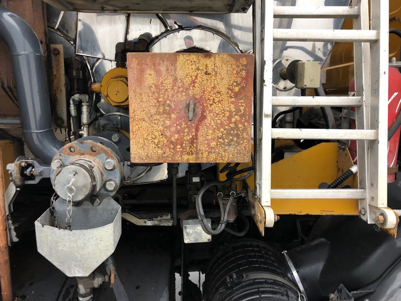 Renault Premium 340 Asphalt Distributor Bitumen Sprayer* - Bitumenspritzmaschine: das Bild 5 Renault Premium 340 Asphalt Distributor Bitumen Sprayer* - Bitumenspritzmaschine: das Bild 5