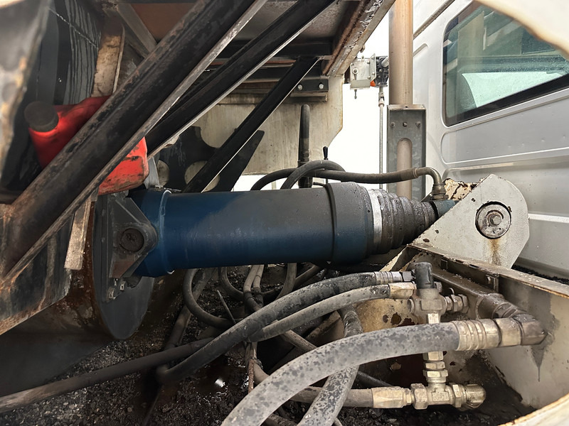 Renault Premium 370 - Kipper: das Bild 4 Renault Premium 370 - Kipper: das Bild 4