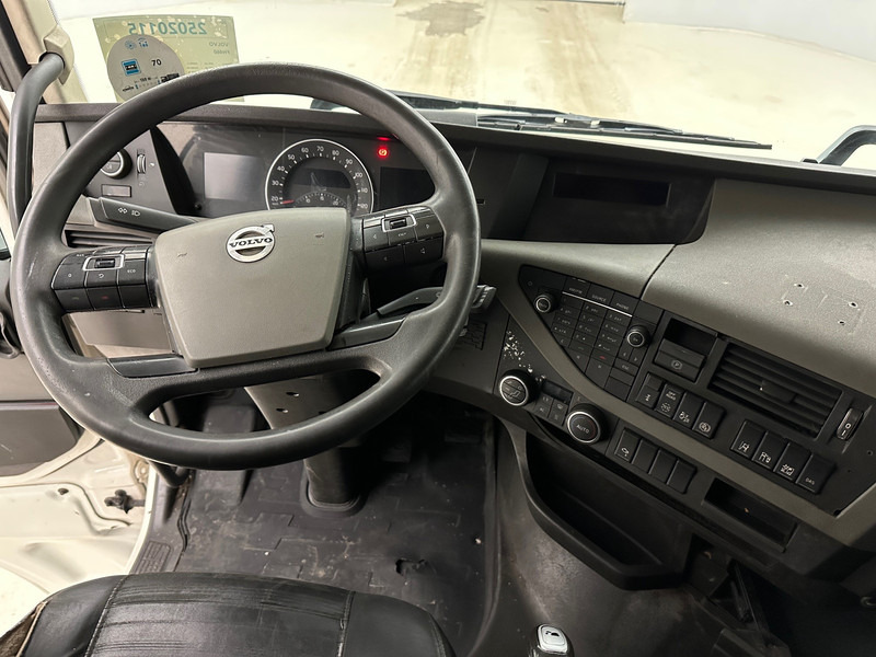 Innenraum Bild 1: Sattelzugmaschine Volvo FH 460 Globetrotter - ADR