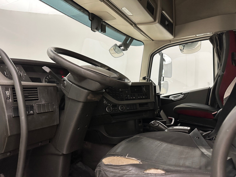 Sattelzugmaschine Volvo FH 460 Globetrotter - ADR: das Bild 8