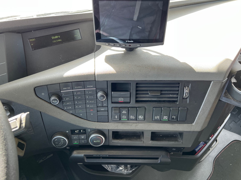 Sattelzugmaschine Volvo FH13.420 Globetrotter - ADR: das Bild 10