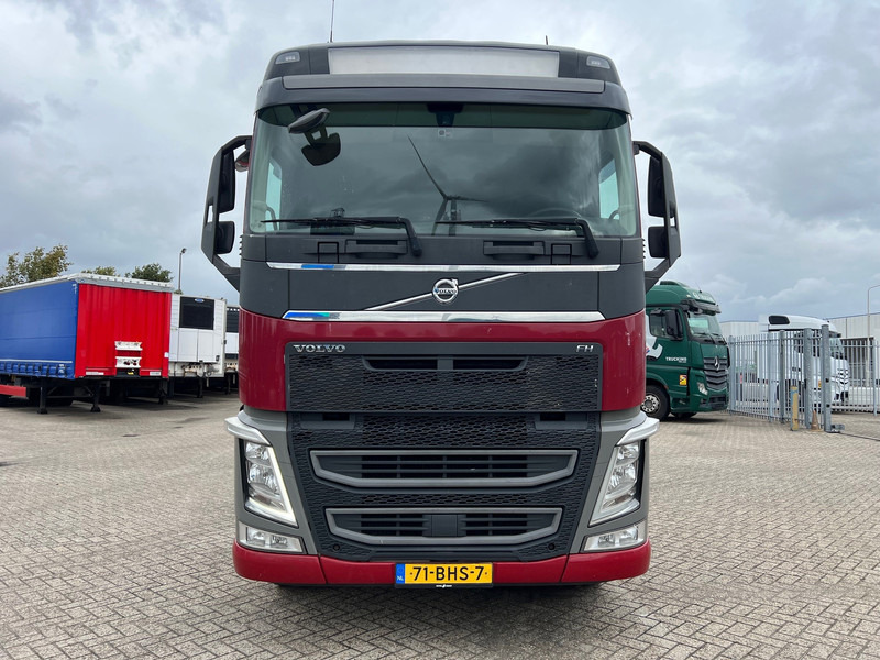 Volvo FH13.420 Globetrotter - ADR - Sattelzugmaschine: das Bild 2 Volvo FH13.420 Globetrotter - ADR - Sattelzugmaschine: das Bild 2