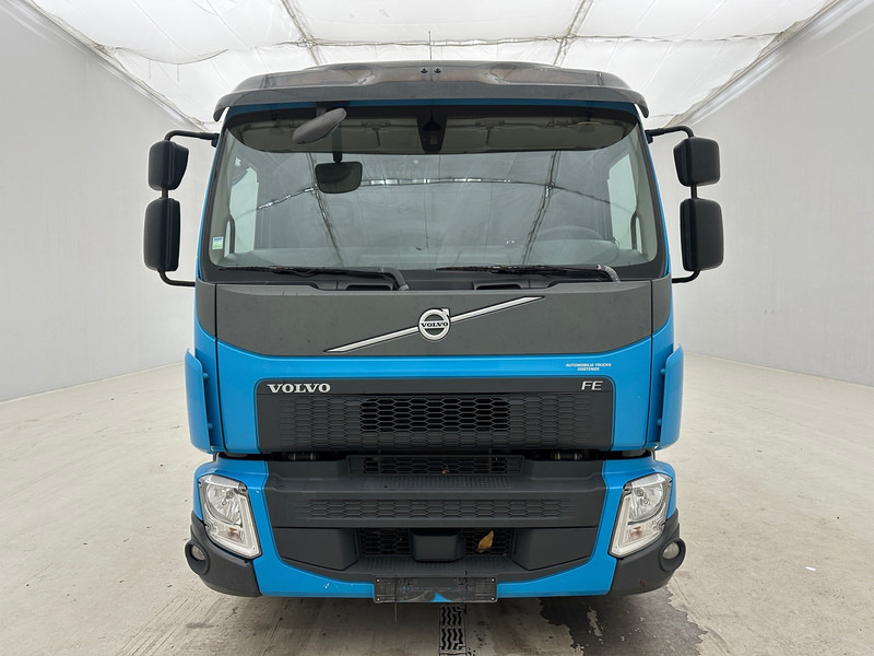 Volvo FE 320 - Plane LKW: das Bild 2 Volvo FE 320 - Plane LKW: das Bild 2