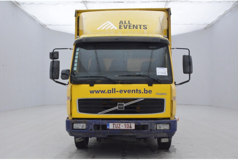 Volvo FL 220* - Plane LKW: das Bild 2 Volvo FL 220* - Plane LKW: das Bild 2