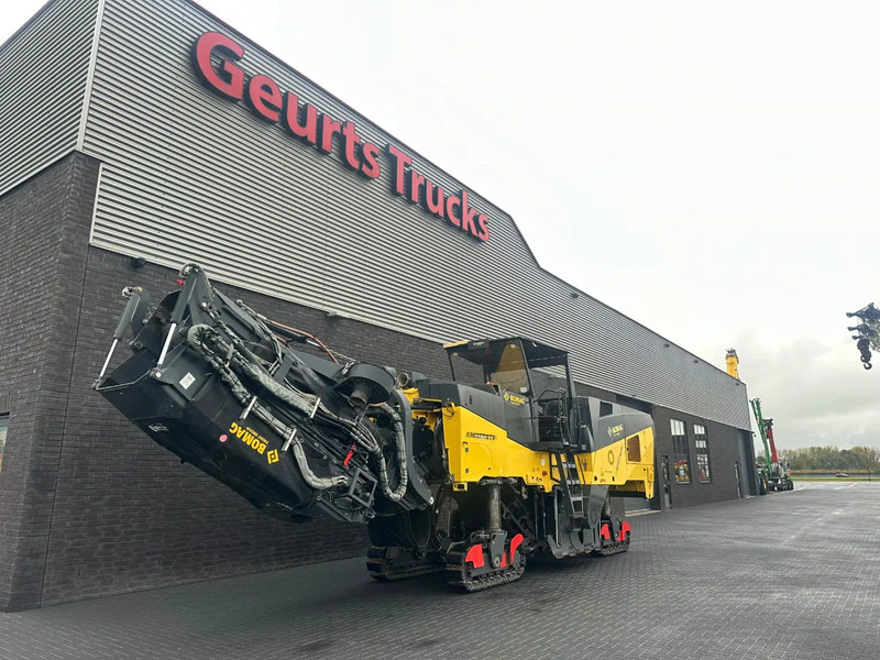 Bomag BM 2200/75 ASFALTFREES / ASPHALT MILLING MACHINE / COLD PLANER - Asphalttechnik: das Bild 2 Bomag BM 2200/75 ASFALTFREES / ASPHALT MILLING MACHINE / COLD PLANER - Asphalttechnik: das Bild 2