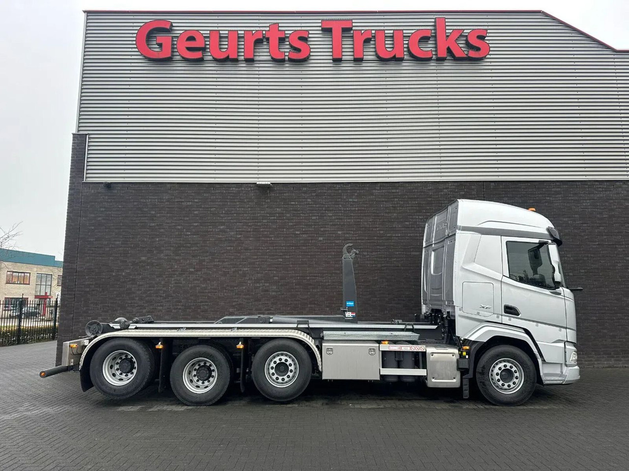 DAF XF 530 8X2 TRIPLE VDL S-30-6700 HAAKARMSYSTEEM/A - Abrollkipper: das Bild 4 DAF XF 530 8X2 TRIPLE VDL S-30-6700 HAAKARMSYSTEEM/A - Abrollkipper: das Bild 4