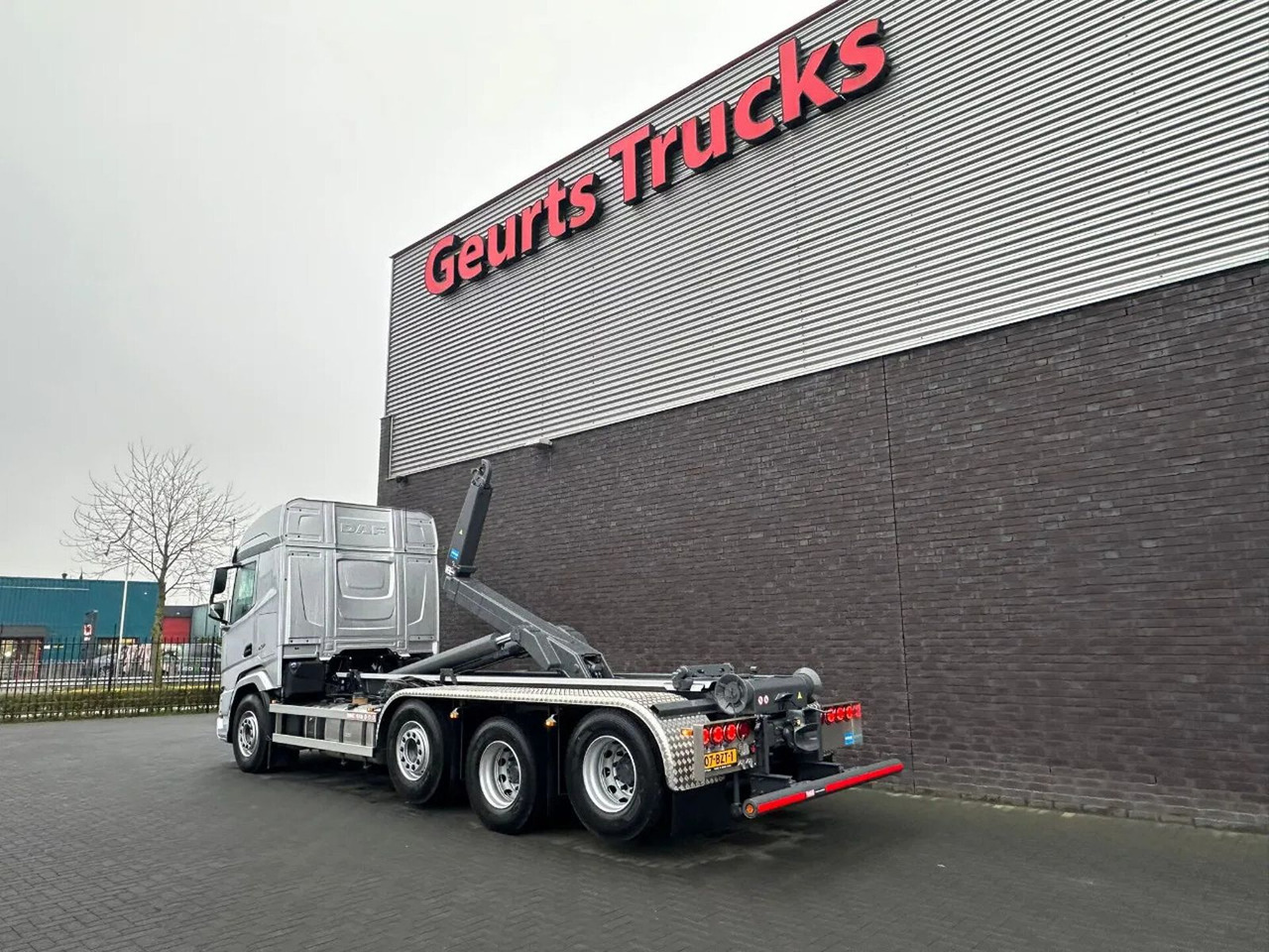 DAF XF 530 8X2 TRIPLE VDL S-30-6700 HAAKARMSYSTEEM/A - Abrollkipper: das Bild 3 DAF XF 530 8X2 TRIPLE VDL S-30-6700 HAAKARMSYSTEEM/A - Abrollkipper: das Bild 3