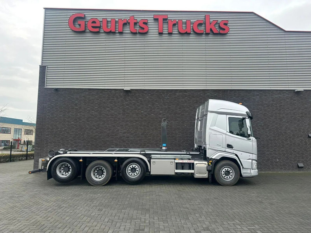 DAF XF 530 8X2 TRIPLE VDL S-30-6700 HAAKARMSYSTEEM/A - Abrollkipper: das Bild 4 DAF XF 530 8X2 TRIPLE VDL S-30-6700 HAAKARMSYSTEEM/A - Abrollkipper: das Bild 4
