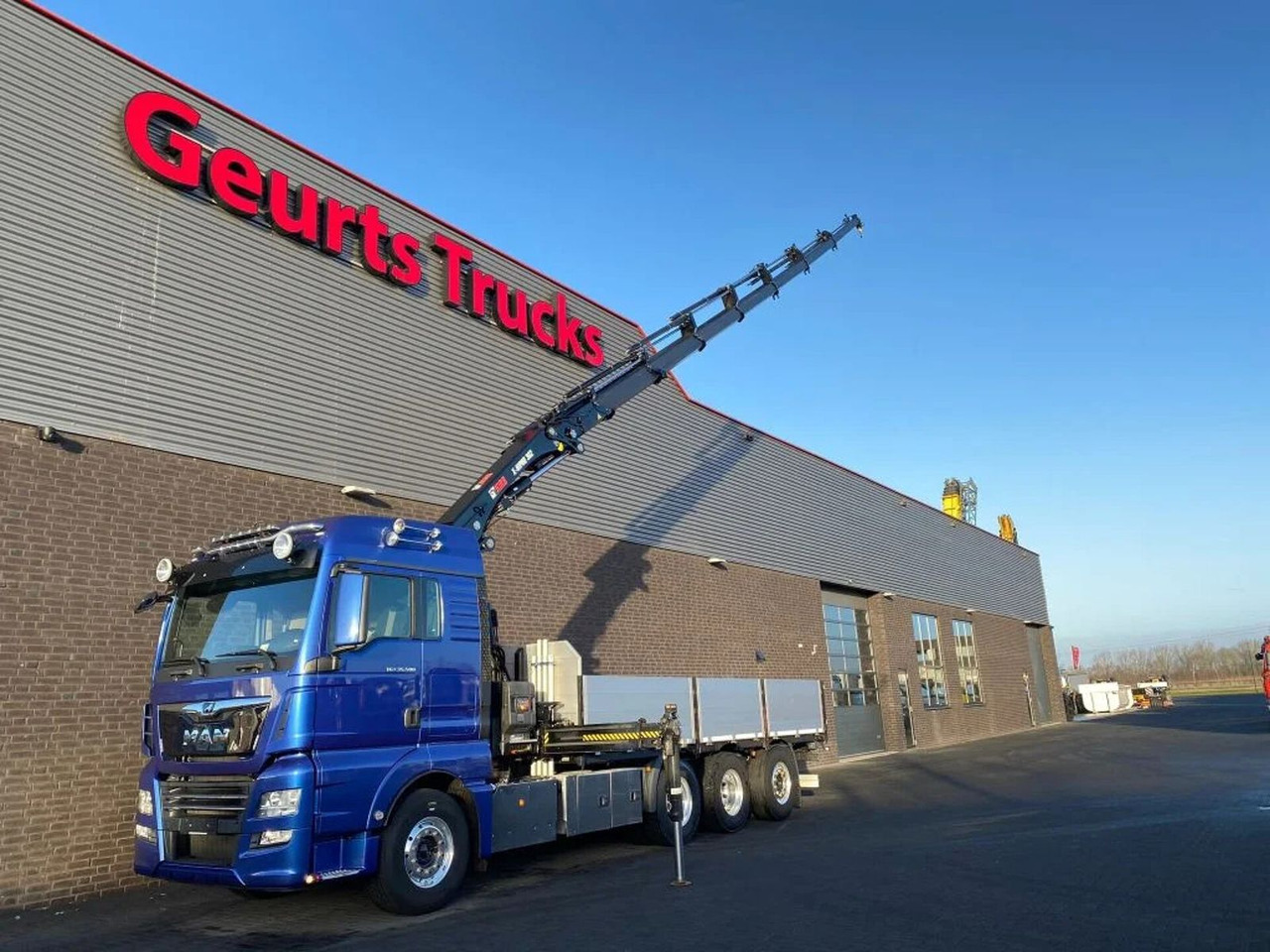 MAN TGX 35.500 8X4 TRIDEM + HIAB X-HIPRO 302 E-7 KRA - Autokran: das Bild 4 MAN TGX 35.500 8X4 TRIDEM + HIAB X-HIPRO 302 E-7 KRA - Autokran: das Bild 4