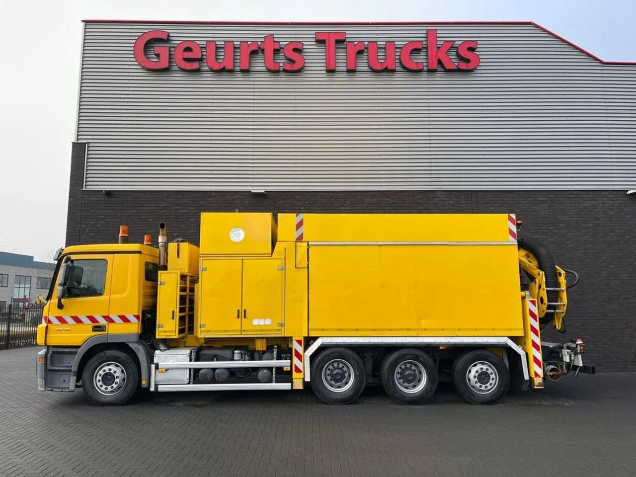 Mercedes-Benz Actros 3248 8X4 TRIDEM MTS DINO 12 SAUGBAGGER/SU - Saug-/ Spülfahrzeug: das Bild 1 Mercedes-Benz Actros 3248 8X4 TRIDEM MTS DINO 12 SAUGBAGGER/SU - Saug-/ Spülfahrzeug: das Bild 1