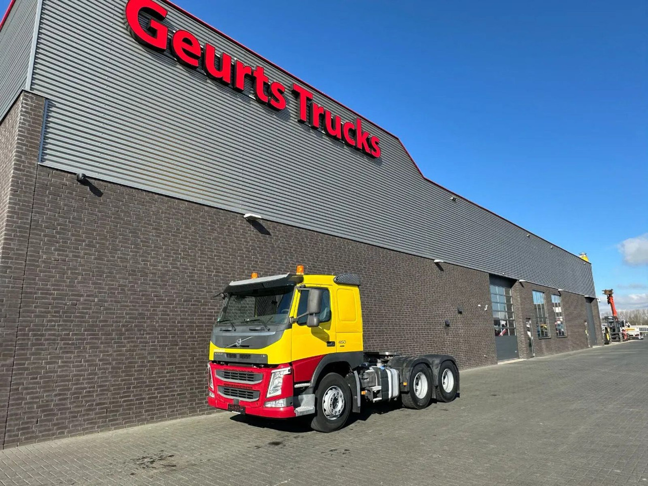Volvo FM 450 6X4 HYDRAULIEK WEINIG KM!!! NIEDRIGE KM!! - Sattelzugmaschine: das Bild 2 Volvo FM 450 6X4 HYDRAULIEK WEINIG KM!!! NIEDRIGE KM!! - Sattelzugmaschine: das Bild 2