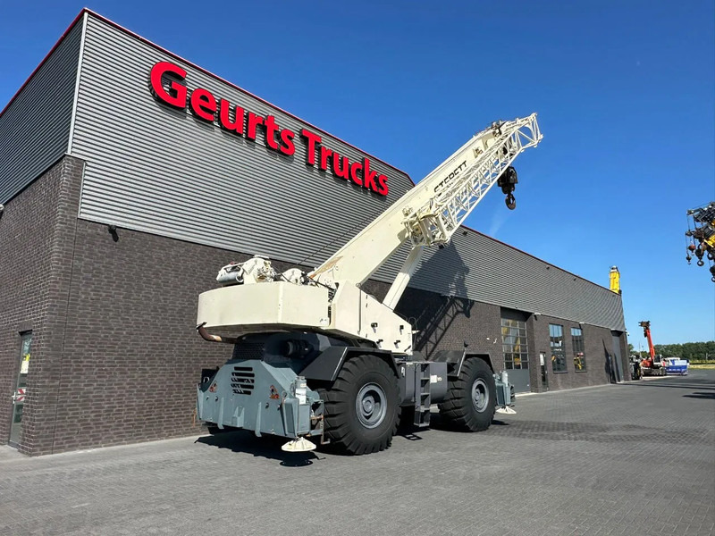 Terex RT130 ROUGH TERRAIN CRANE + JIB - Geländekran: das Bild 5 Terex RT130 ROUGH TERRAIN CRANE + JIB - Geländekran: das Bild 5