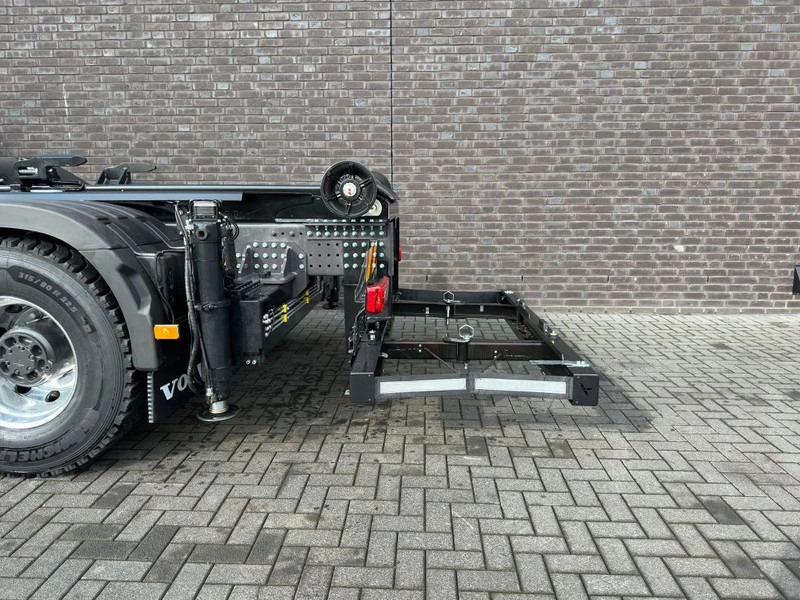 Abrollkipper, Autokran Volvo FMX 500 8X4 HIAB HAAKARM + HIAB 548 E-8 KRAAN/KRAN/CRANE/GRUA: das Bild 17 Abrollkipper, Autokran Volvo FMX 500 8X4 HIAB HAAKARM + HIAB 548 E-8 KRAAN/KRAN/CRANE/GRUA: das Bild 17